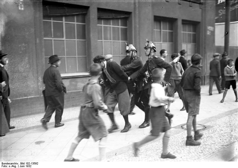 Verhaftung in Berlin - Juni 1932